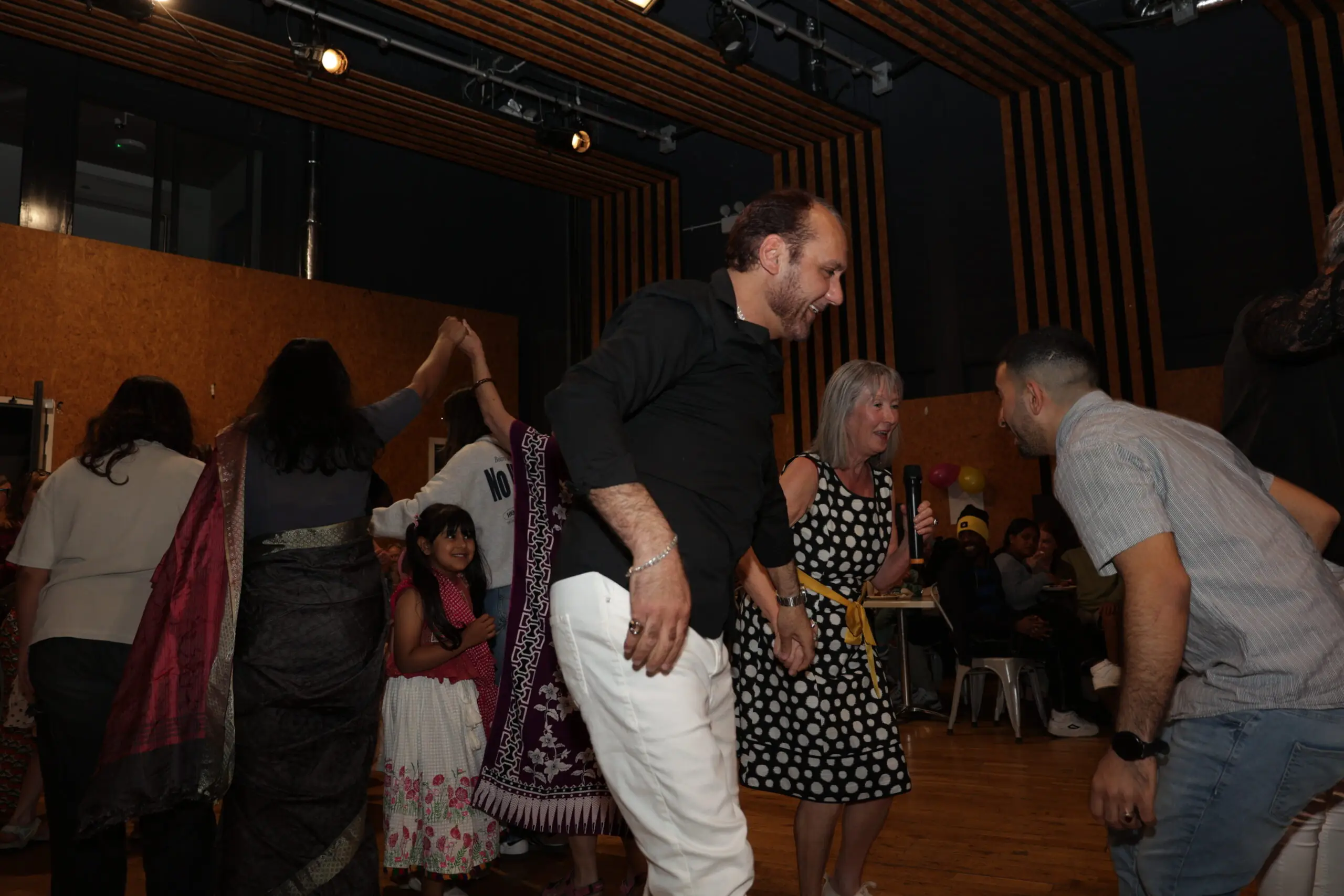 Cross-Cultural Céili in Cultúrlann - NWMF (111)